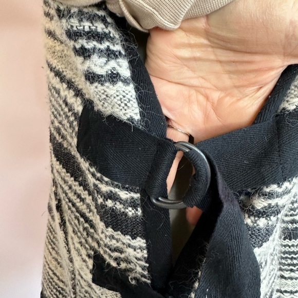 Gryphon Anthropologie Poncho Sweater - Picture 7 of 10